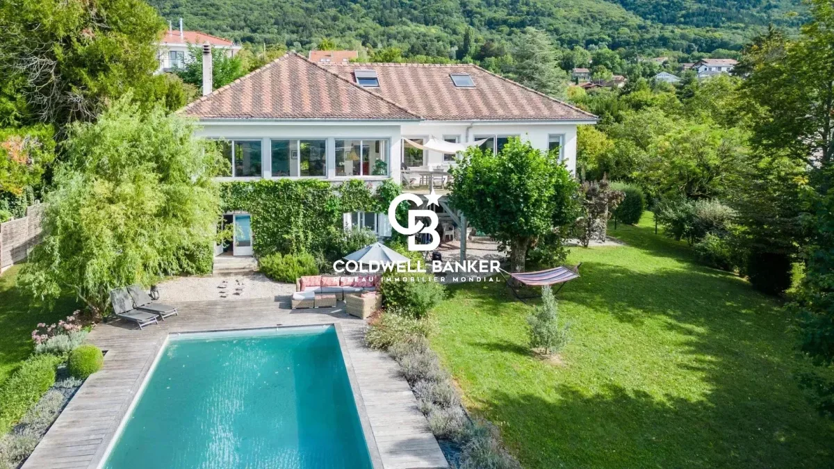 Luxury Villa with Pool and Jura Mountain Views near Geneva — 2