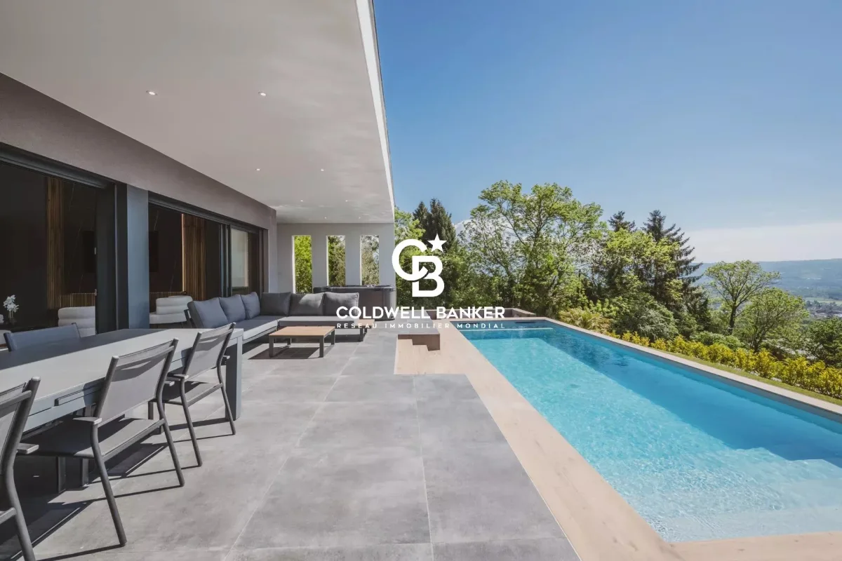 Luxury Contemporary Villa with Panoramic Views over Geneva — 3