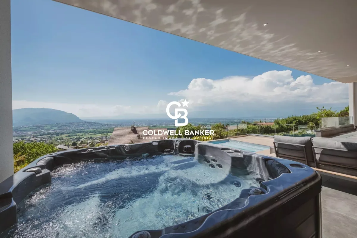 Luxury Contemporary Villa with Panoramic Views over Geneva — 4