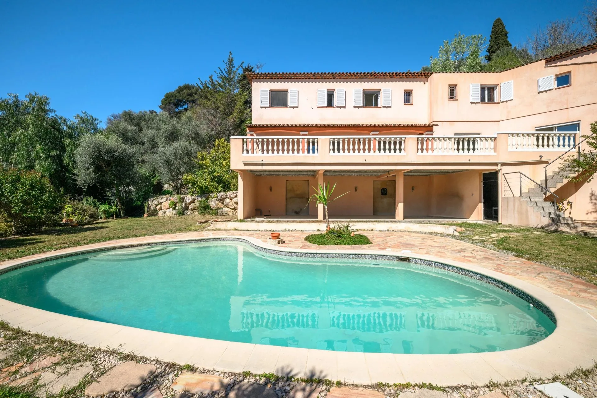 Luxury Villa for Sale in Nice Gairaut with Sea Views — 1