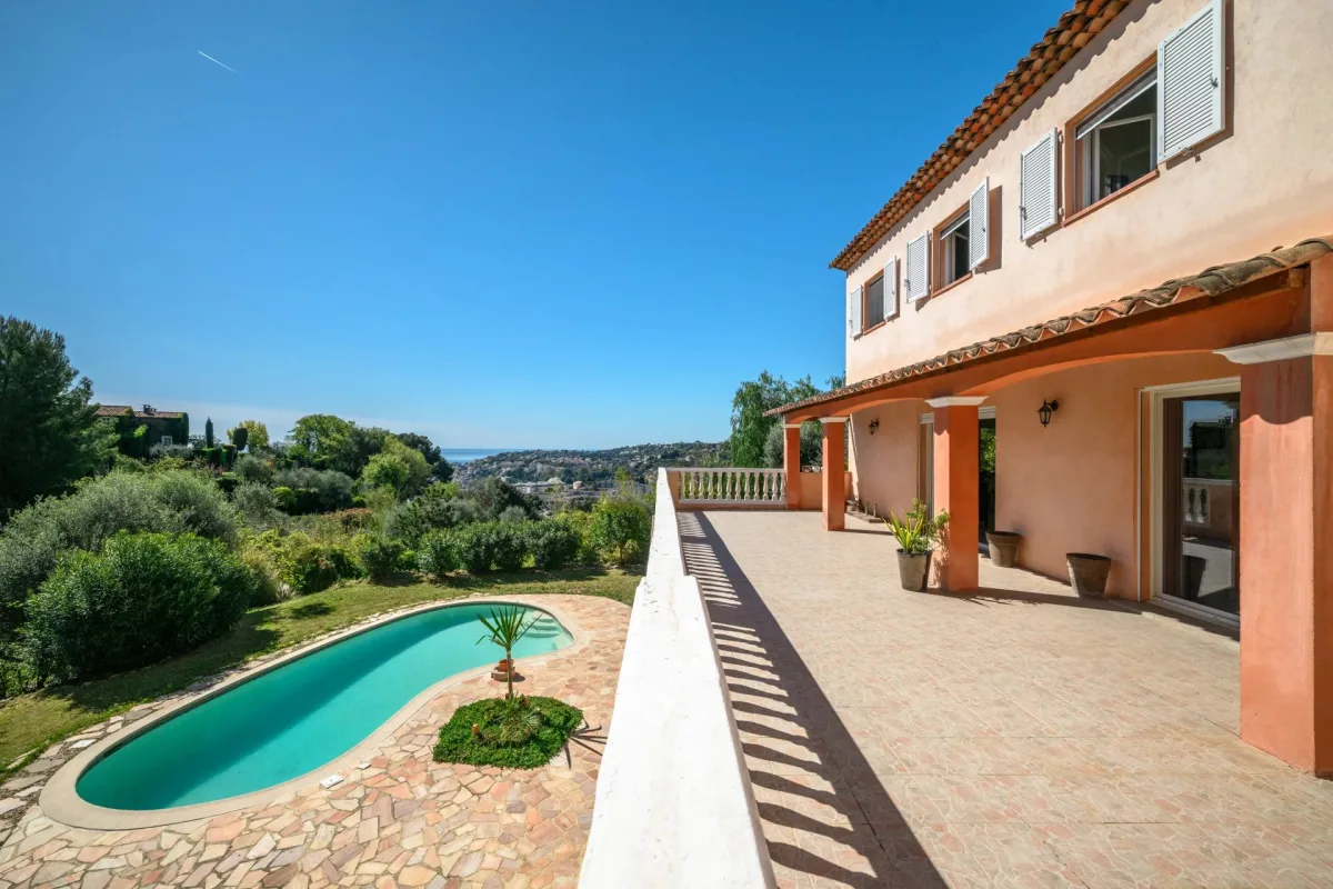 Luxury Villa for Sale in Nice Gairaut with Sea Views — 3