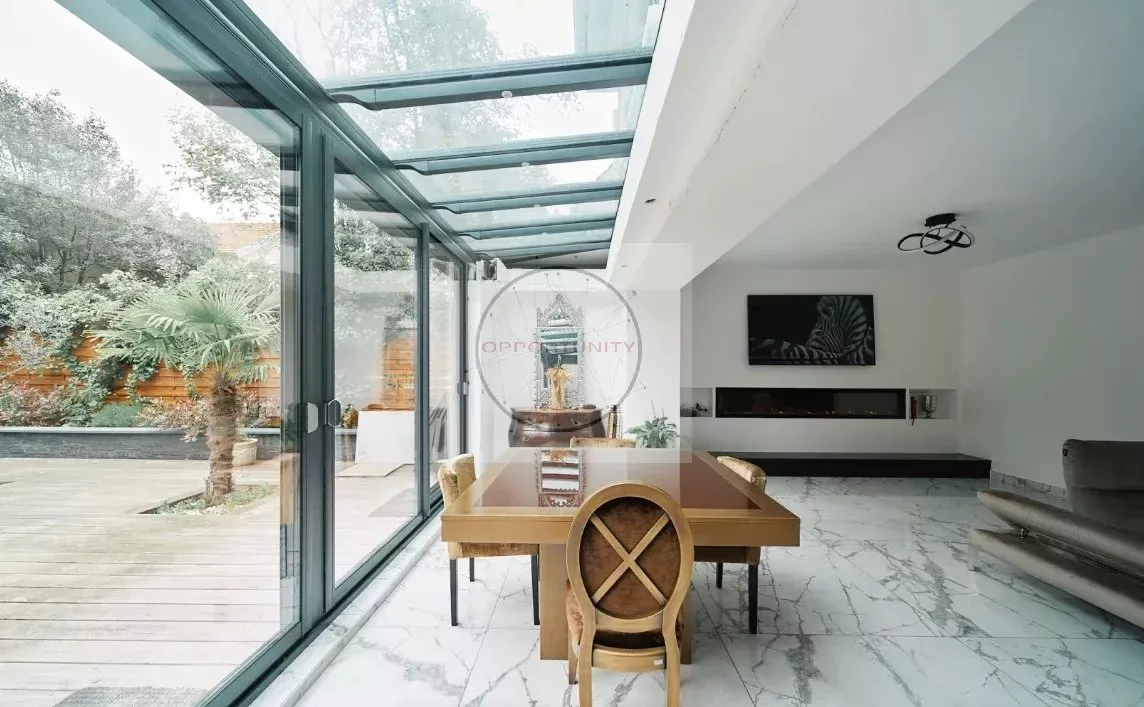 Prestigious Villa with Private Garden on the Marne  ### — 3
