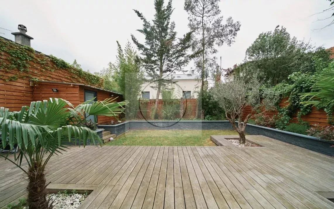 Prestigious Villa with Private Garden on the Marne  ### — 4