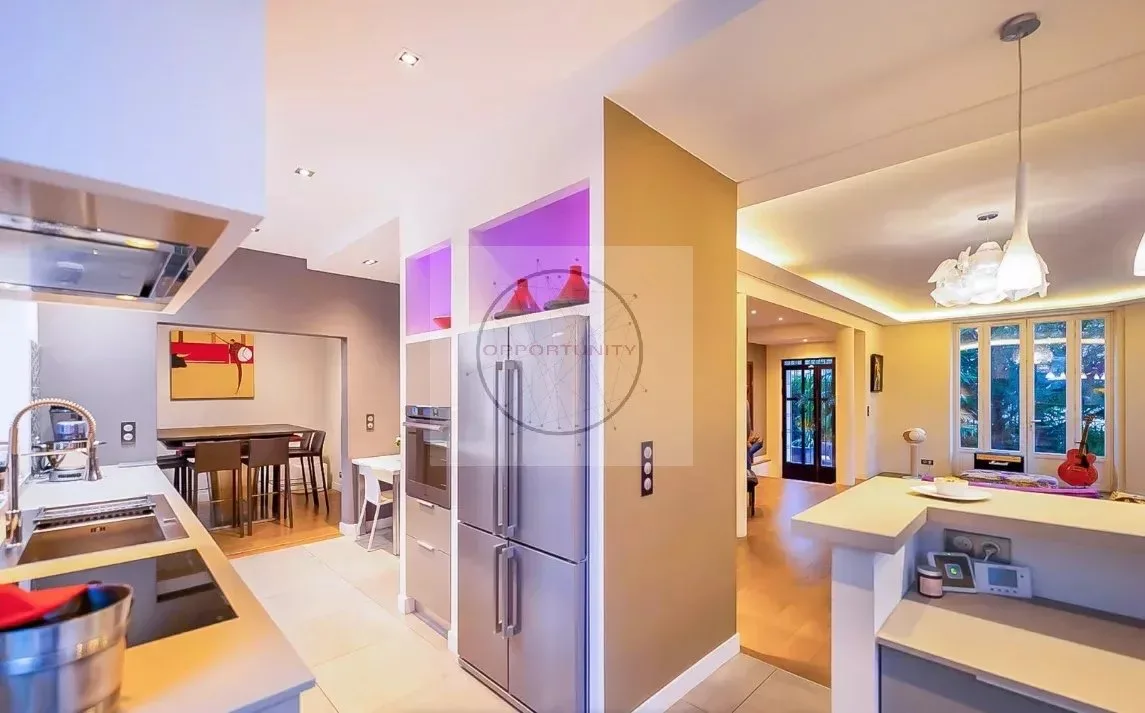 Luxury Villa for Sale in Vincennes – Château District — 4