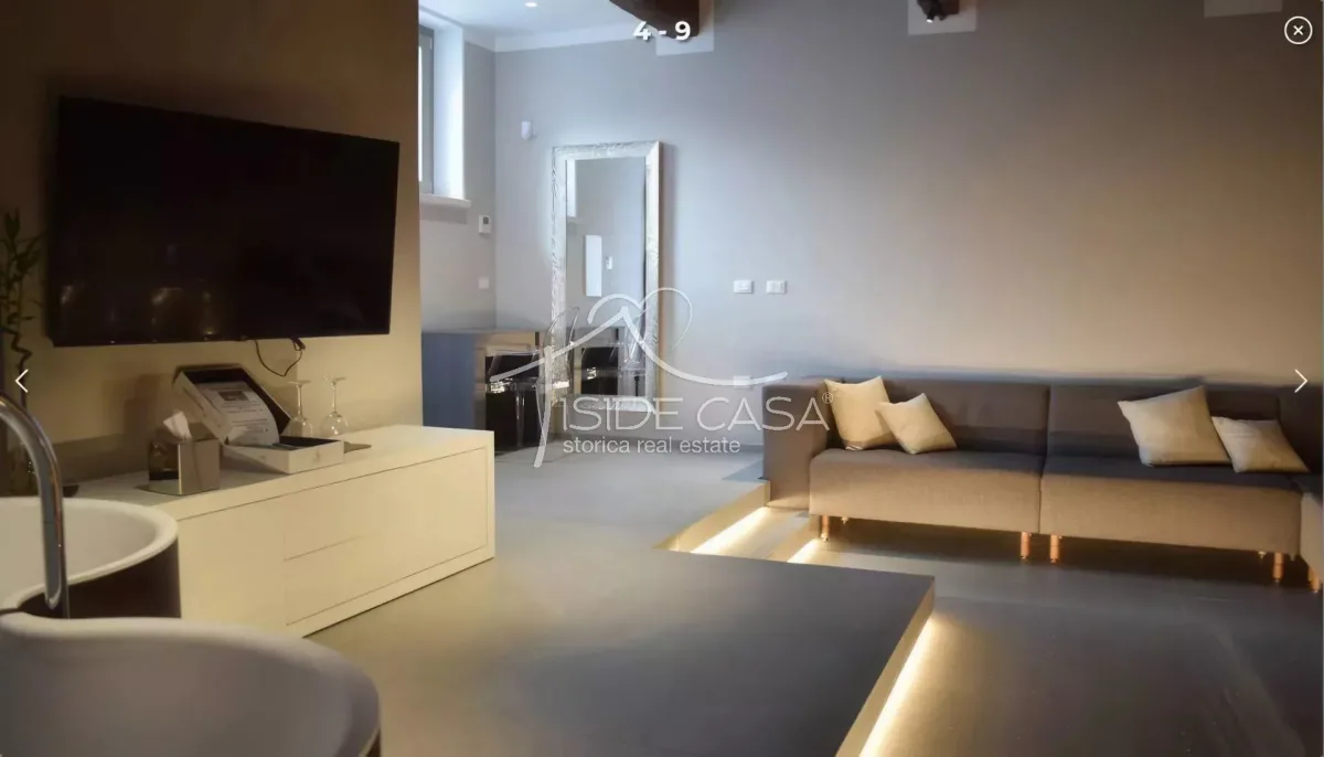 Luxury Historic Estate in the Heart of Sabbioneta, Italy — 4