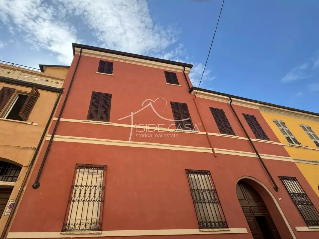 Luxury Villa in the Heart of Mantua's Historic Centre — 4