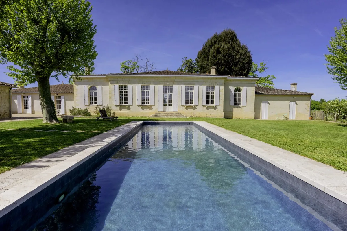 18th-Century Château & Vineyard Estate near Bordeaux — 1