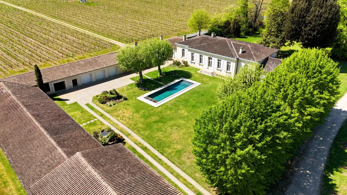 18th-Century Château & Vineyard Estate near Bordeaux — 5