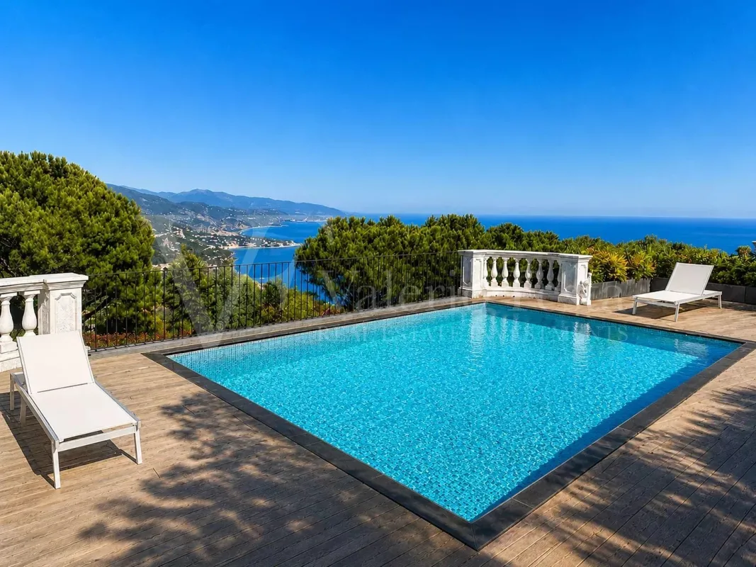 Luxury Villa with Panoramic Views over Monaco — 1
