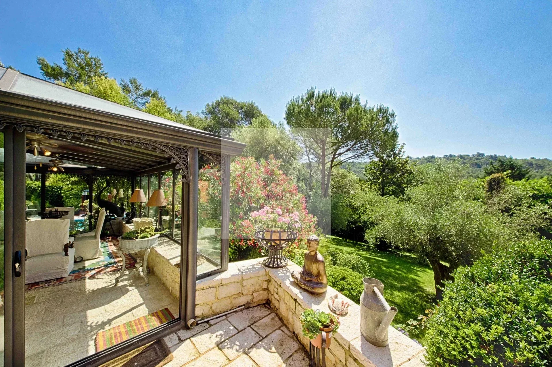 Luxury Estate with Golf Views and Private Grounds in Mougins — 1