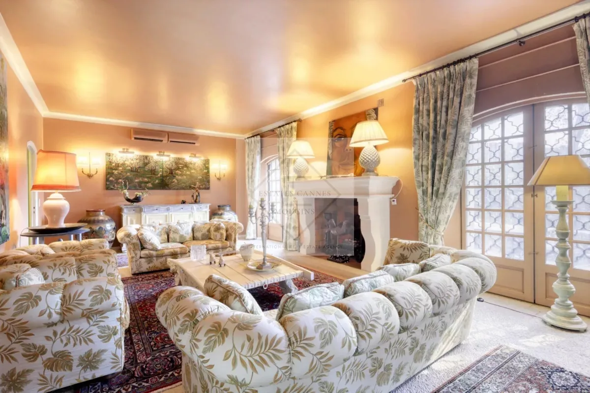 Luxury Estate with Golf Views and Private Grounds in Mougins — 5