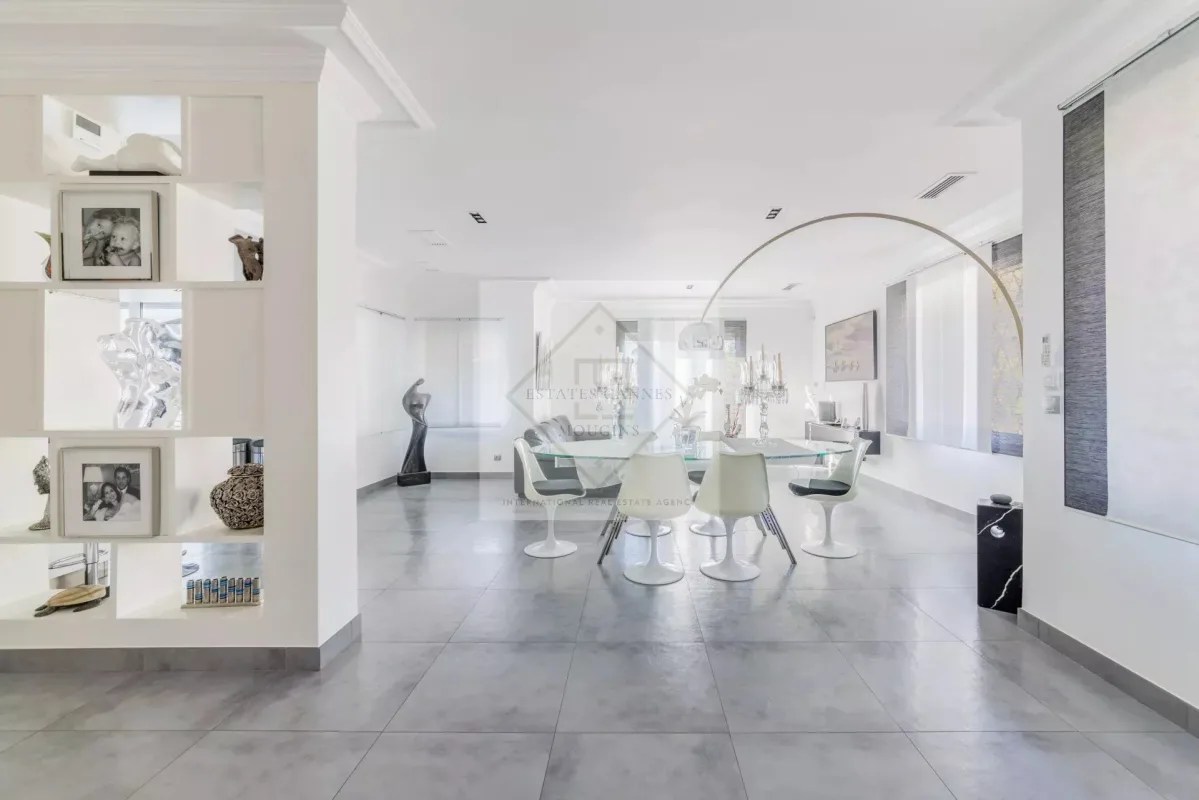 Prestigious Renovated Villa in Montfleury, Cannes — 4