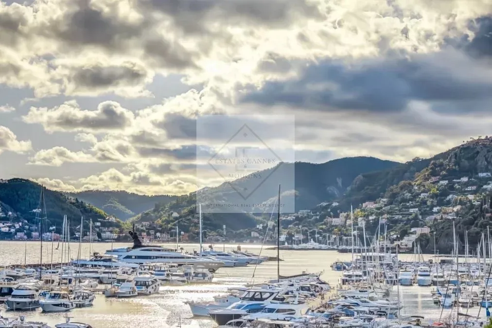 Luxury Waterfront Apartment with Panoramic Sea Views in La Napoule — 2