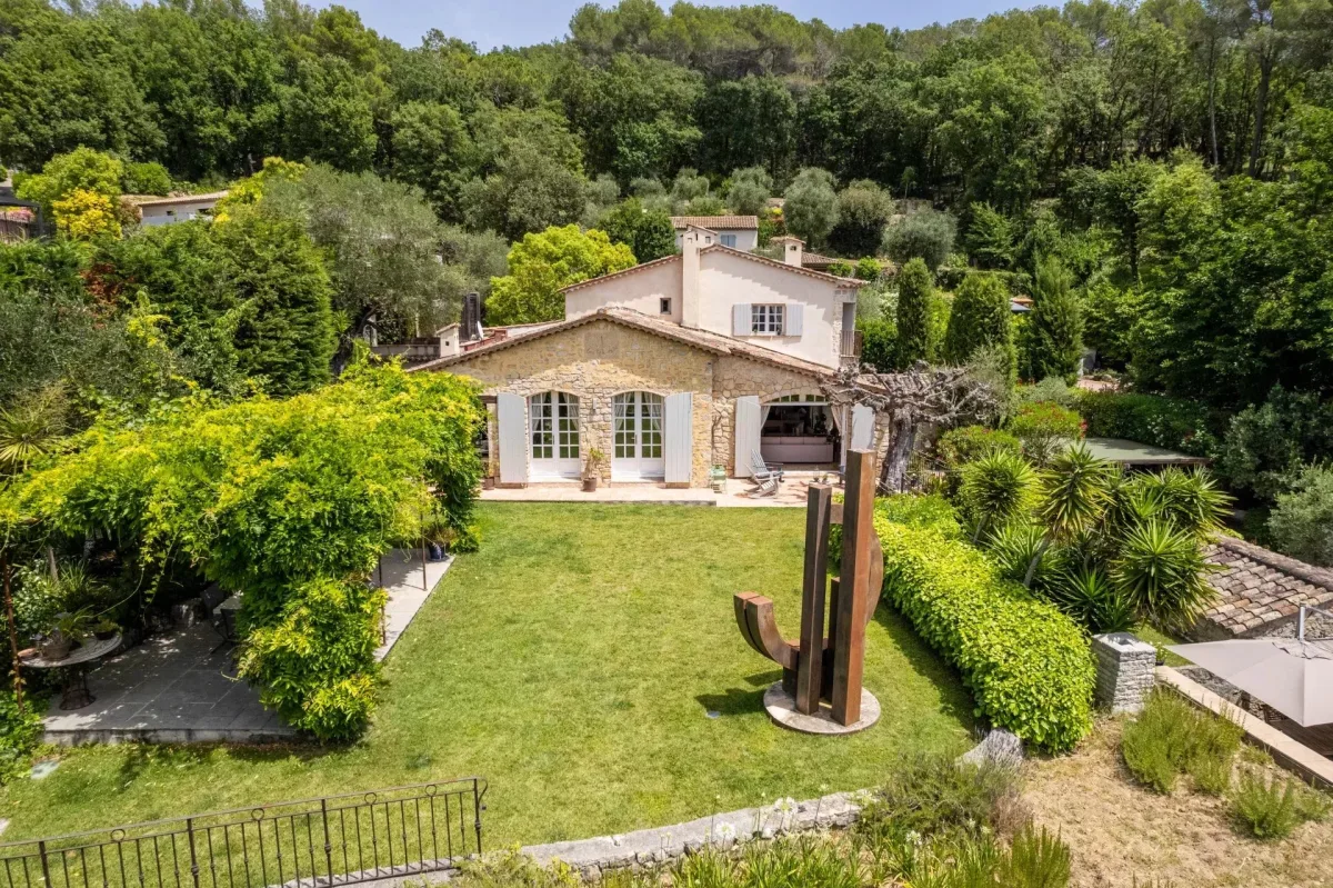 Character Villa with Pool in Mouans-Sartoux — 3