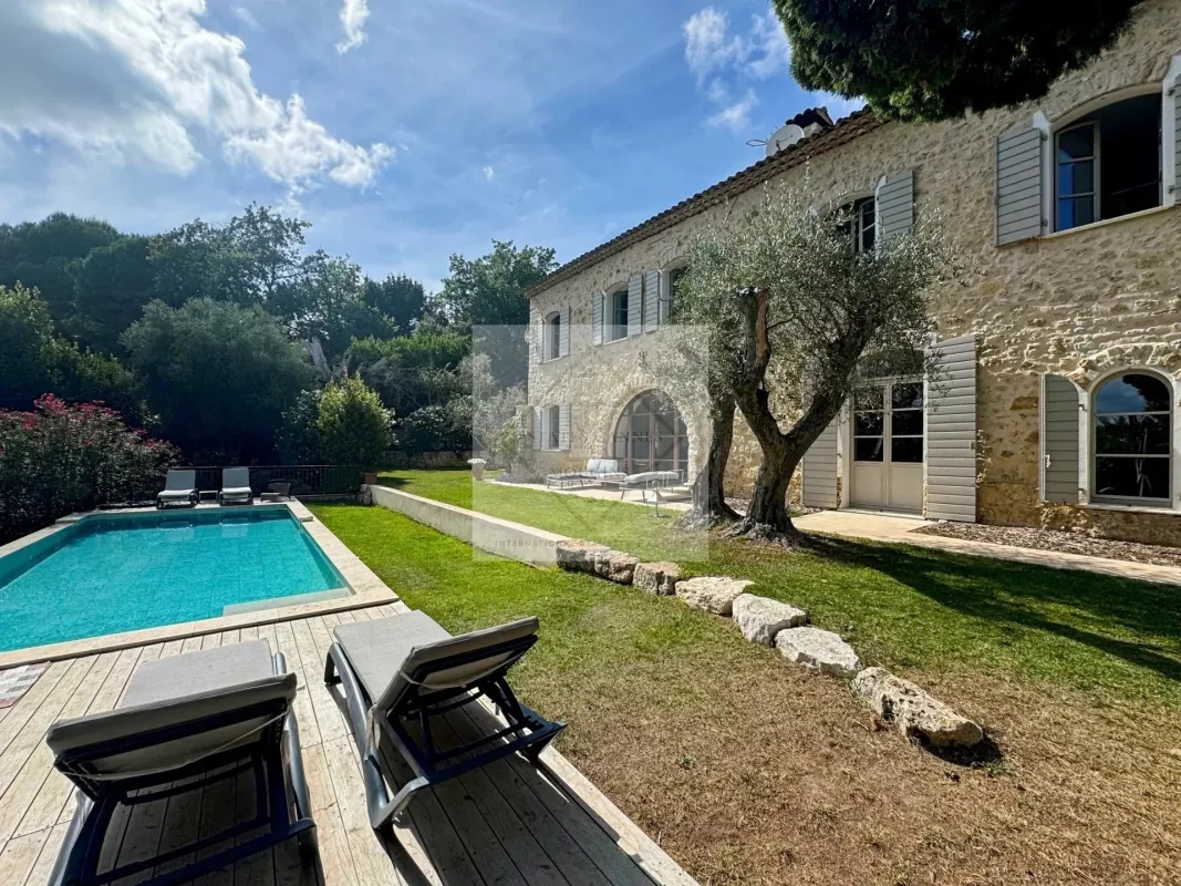 Renovated Luxury Villa Steps from Old Mougins — 1