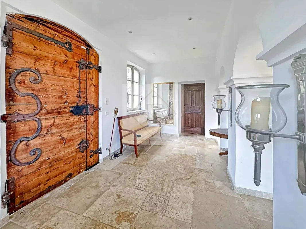 Renovated Luxury Villa Steps from Old Mougins — 3