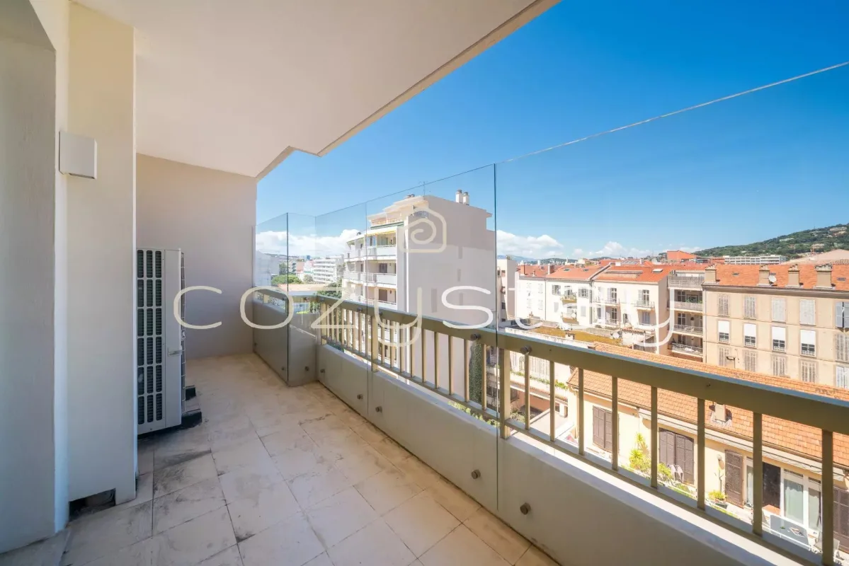 Luxury Apartment in Cannes – Prime Arrière Croisette Location — 2
