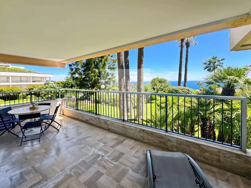 Luxury Apartment with Sea Views in Cannes Californie — 1