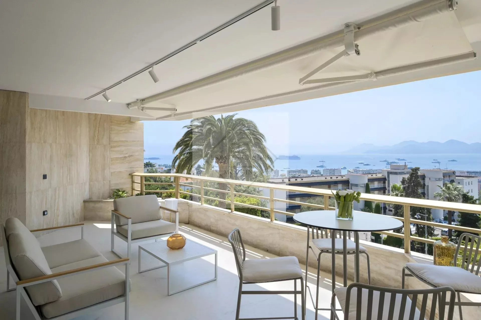 Cannes Californie – Prestigious Apartment with Panoramic Sea Views — 1
