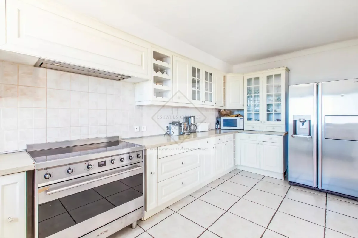 Prestigious Luxury Villa with Panoramic Sea Views in Cannes — 4