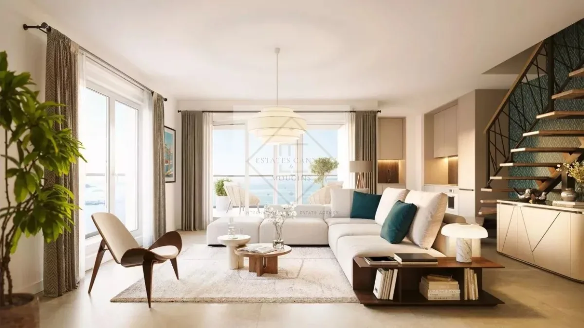 Prestigious Seafront Apartment in Juan-les-Pins, Antibes — 4