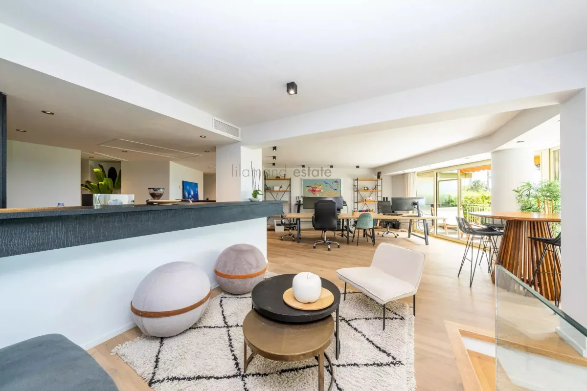 Prestigious Apartment for Sale in Cannes – Pointe Croisette — 1