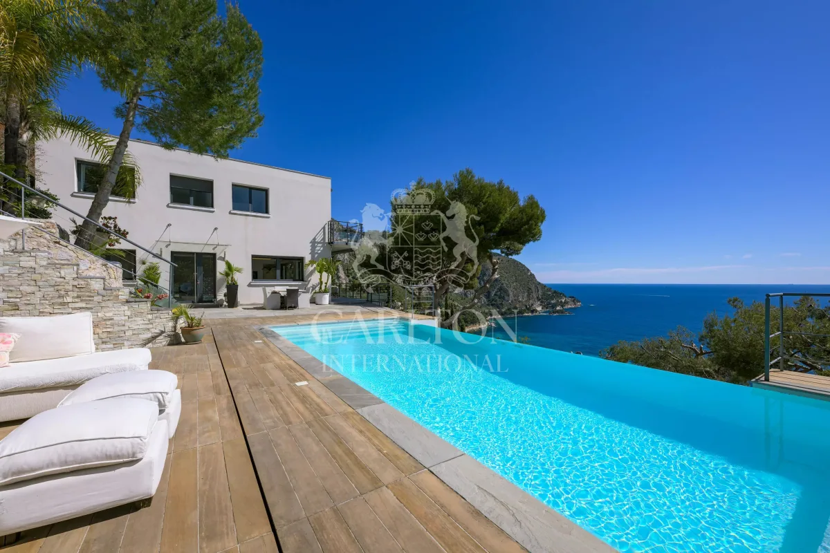 Contemporary Luxury Villa with Panoramic Sea Views in Èze — 5