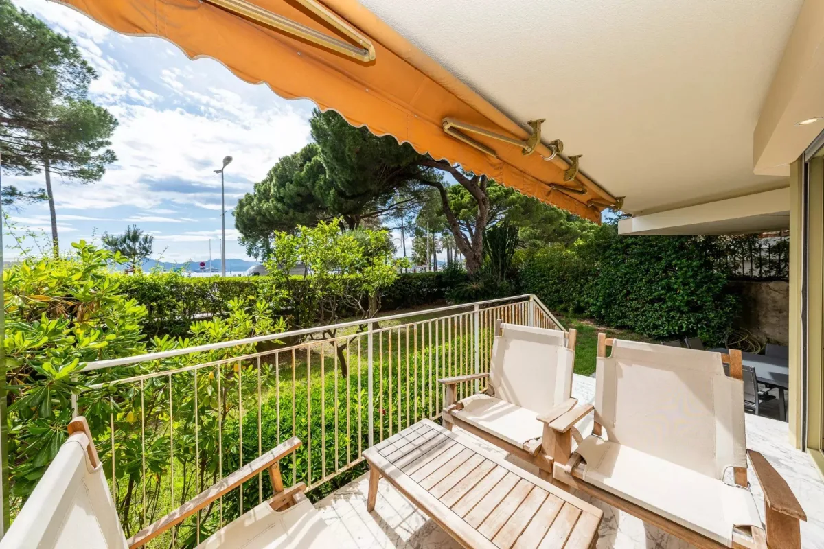 Prestigious Apartment for Sale in Cannes – Pointe Croisette — 4