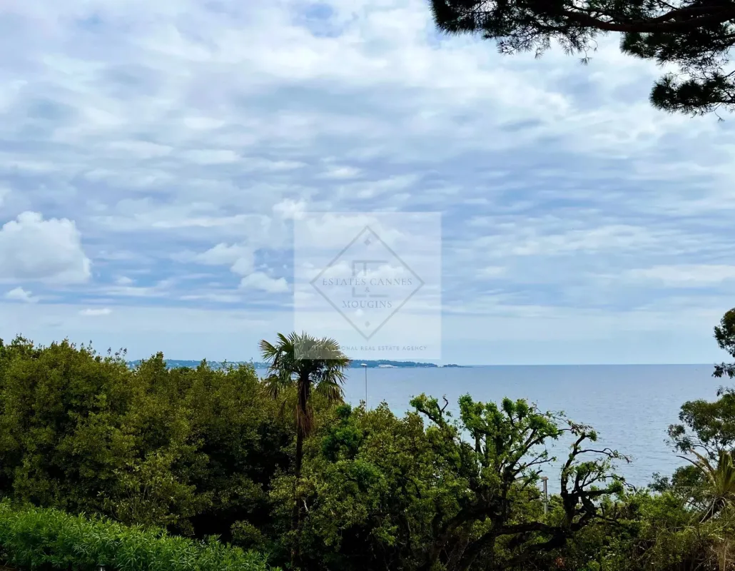 Prestigious Villa in Cannes with Panoramic Sea Views — 4