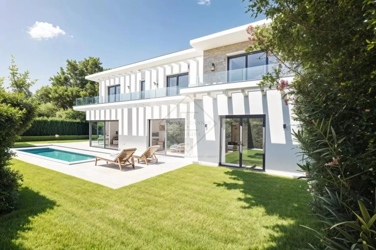 Prestigious New Villa in Mougins with Pool and Private Cinema — 1