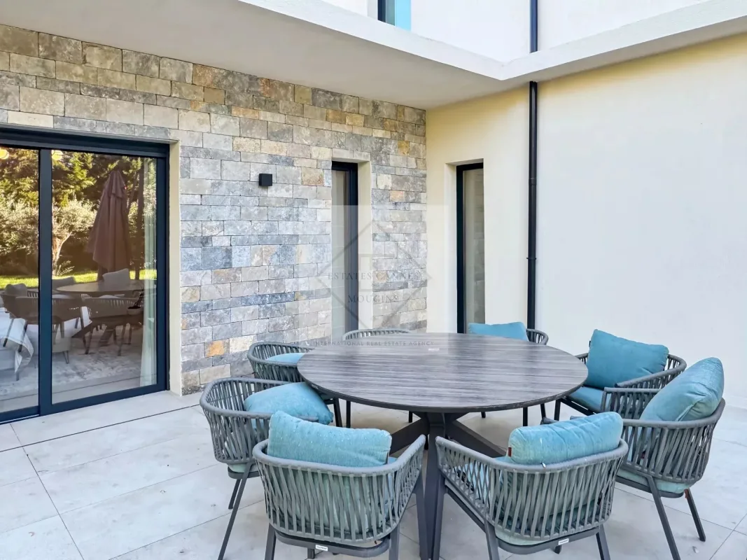Prestigious New Villa in Mougins with Pool and Private Cinema — 2