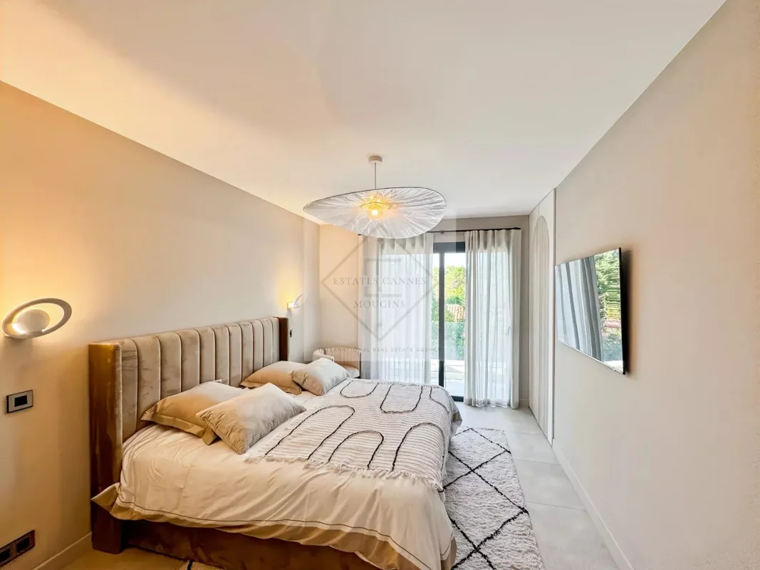 Prestigious New Villa in Mougins with Pool and Private Cinema — 5
