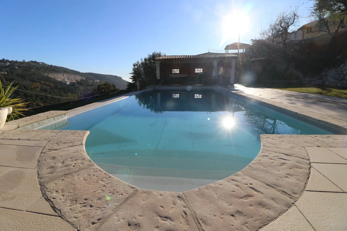 Provençal Villa with Sea View and Pool in La Turbie — 1