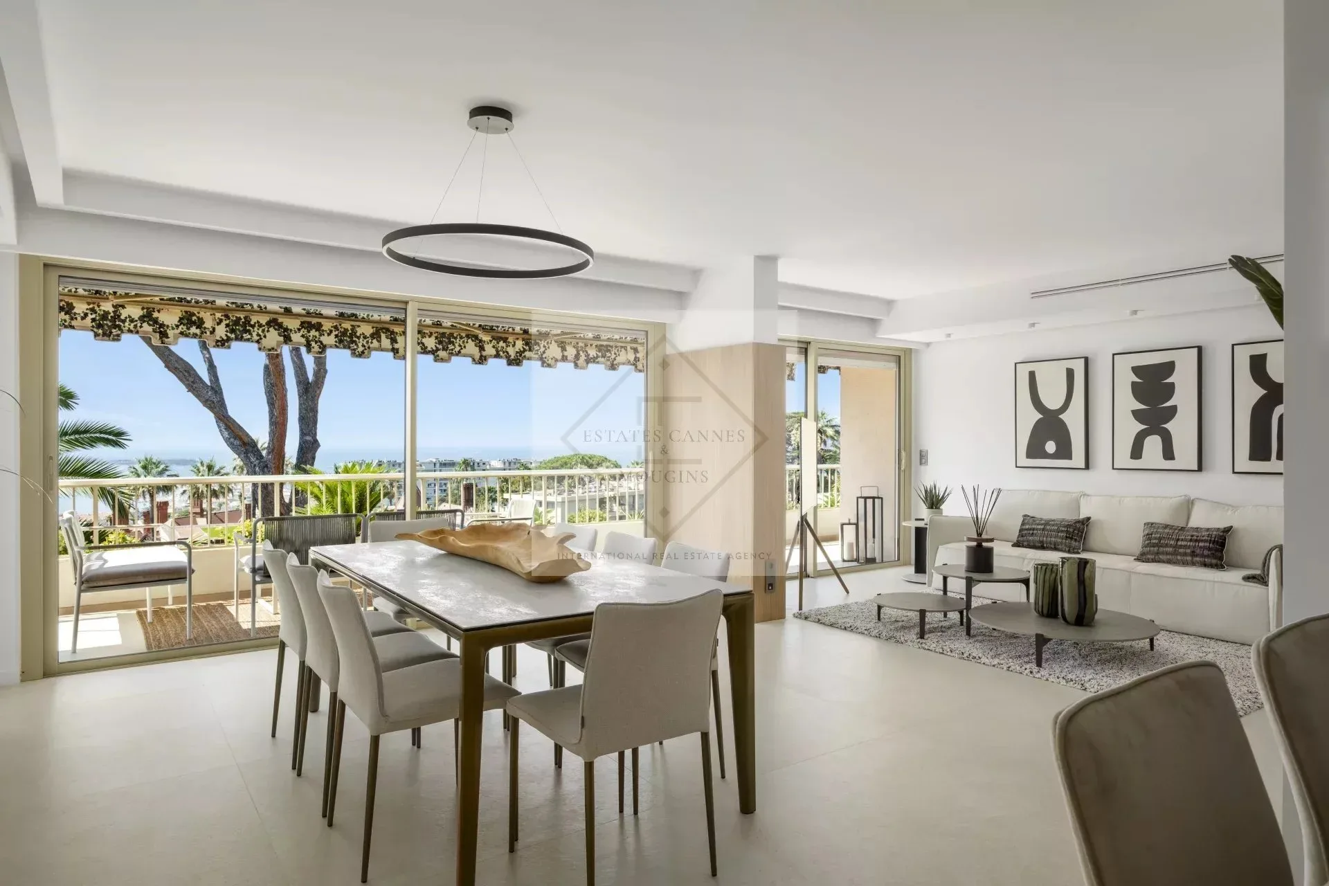 Prestigious Luxury Apartment with Panoramic Sea Views in Cannes — 1