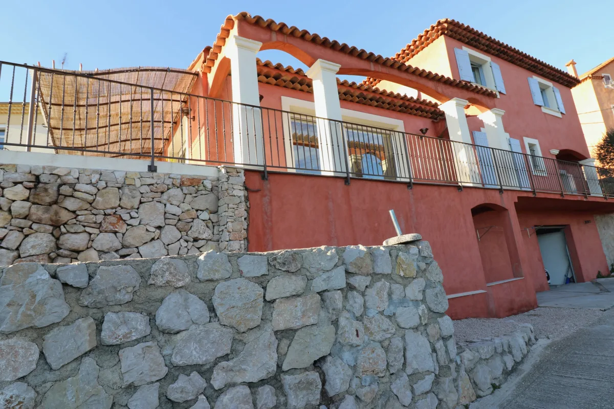 Provençal Villa with Sea View and Pool in La Turbie — 2