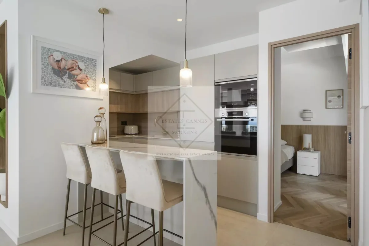 Prestigious Luxury Apartment with Panoramic Sea Views in Cannes — 4