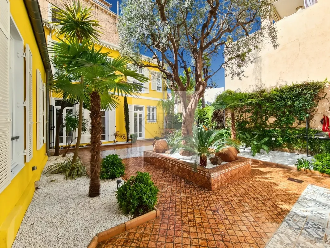 Prestigious Villa in Cannes Banane, Steps from Rue d’Antibes — 2