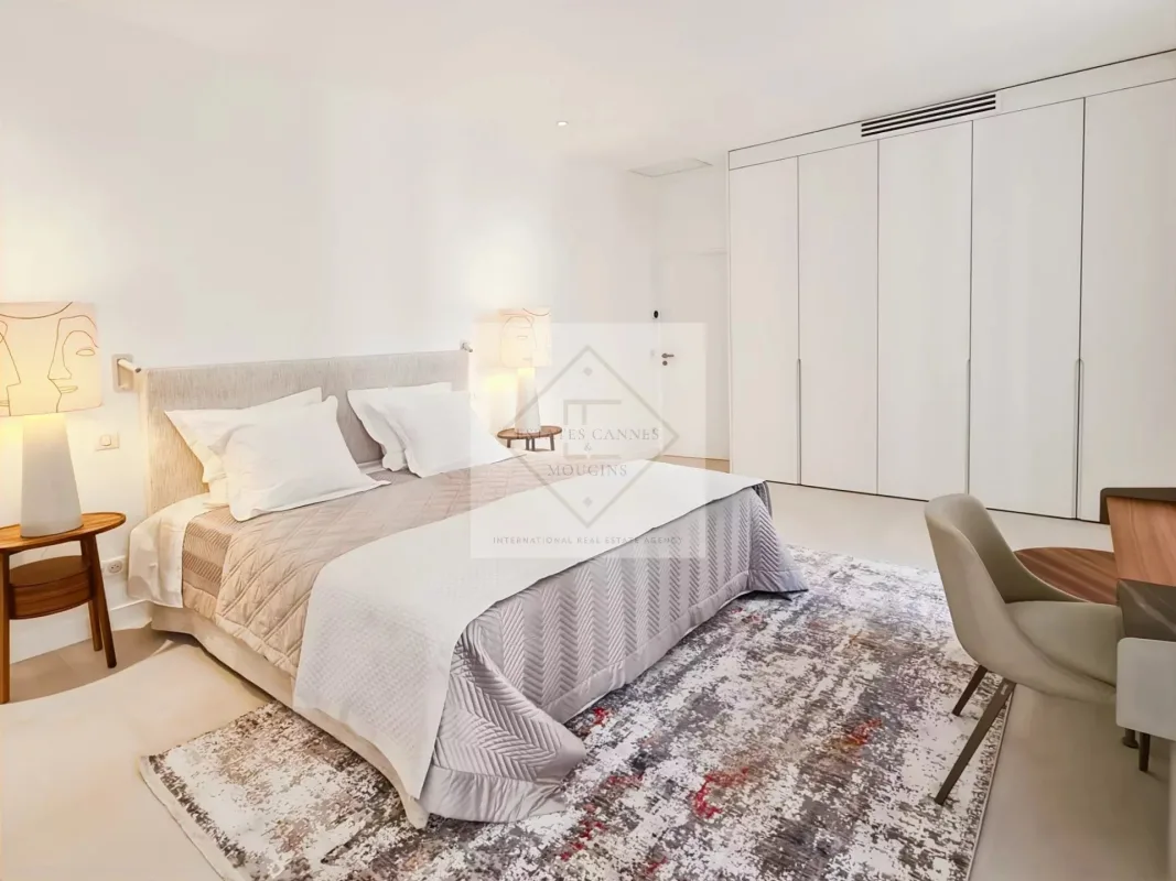 Prestigious Villa in Cannes Banane, Steps from Rue d’Antibes — 3