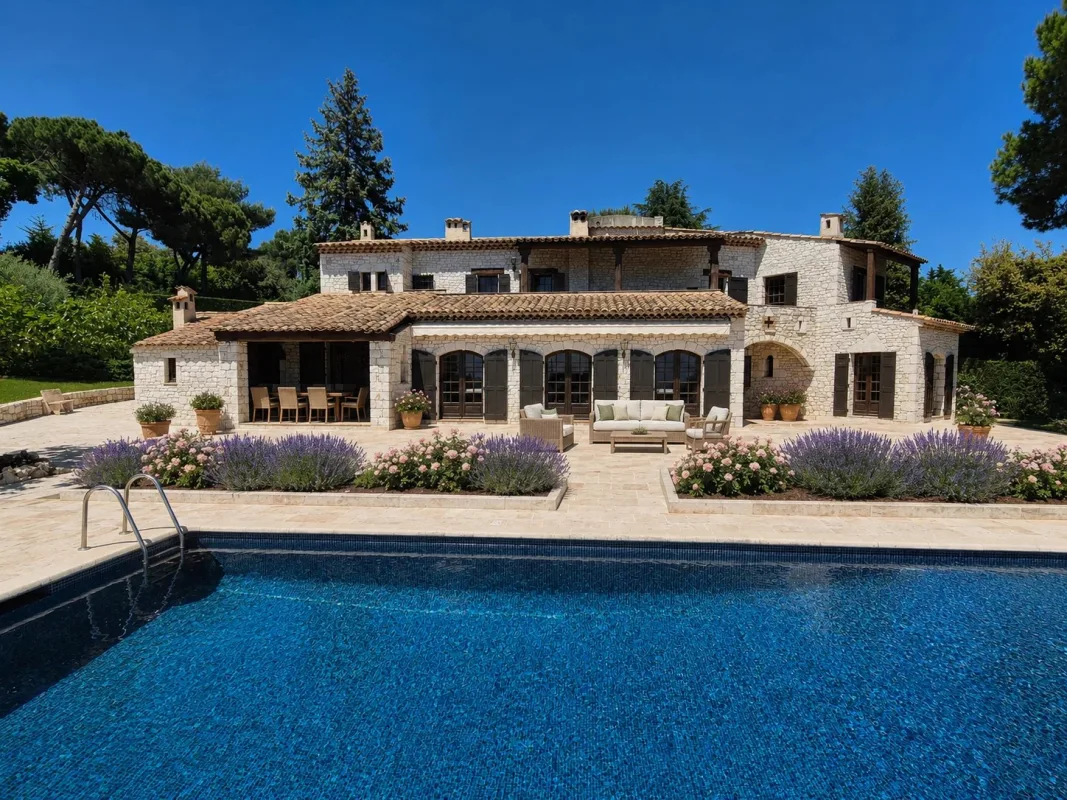 Prestige Villa with Panoramic Sea Views in Saint-Paul-de-Vence — 2