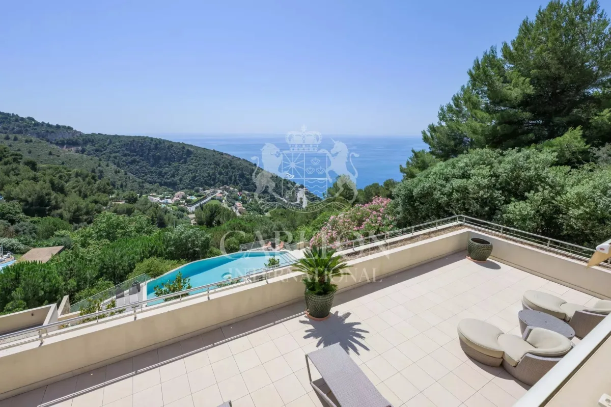 Prestigious Villa with Exceptional Sea Views in Èze — 4