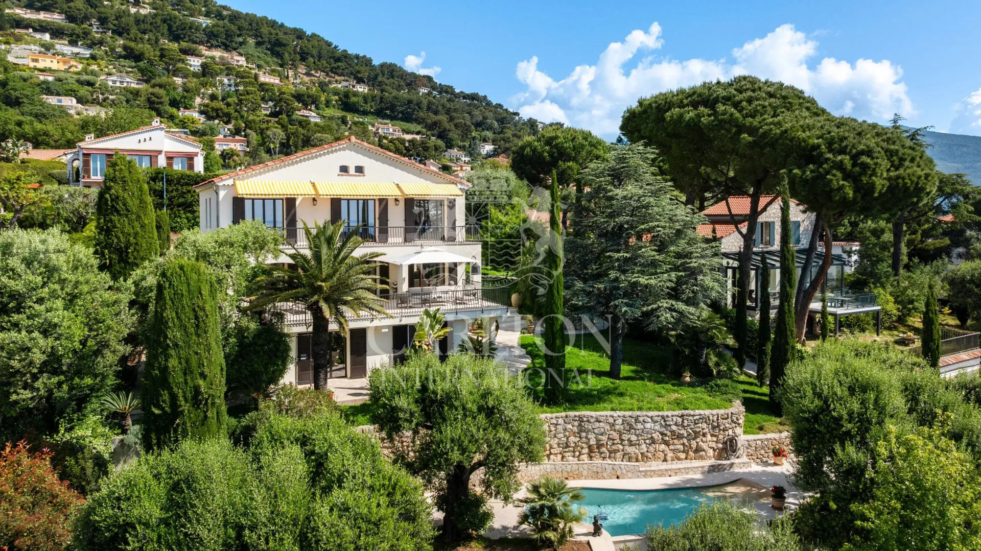 Prestigious Property with Panoramic Sea Views in Roquebrune-Cap-Martin — 1