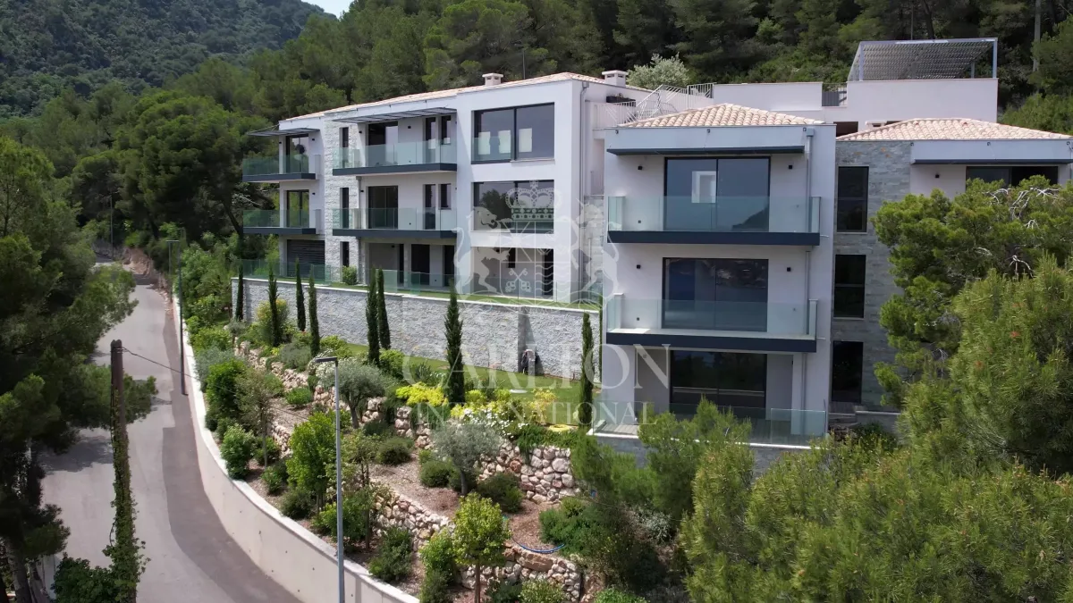 Prestigious Property with Sea Views in Èze Bord-de-Mer — 2
