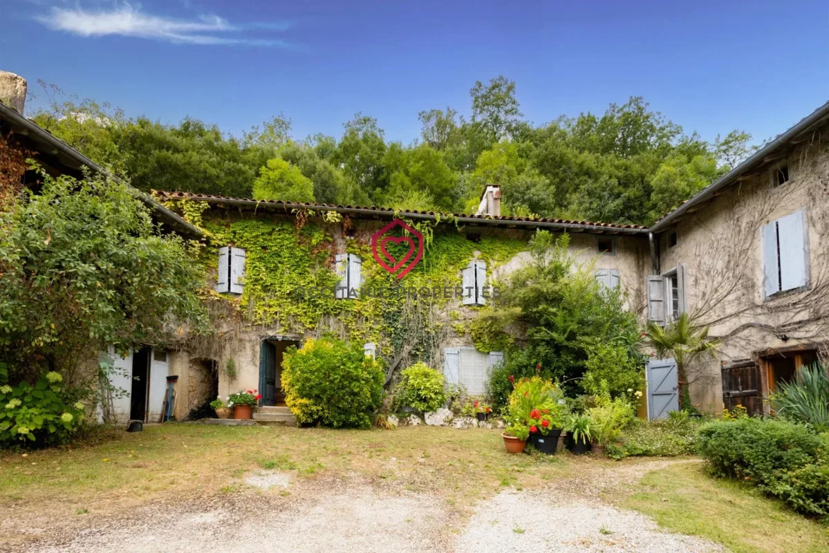 Prestigious 48-Hectare Estate with Private Cave in Mas-d’Azil — 5