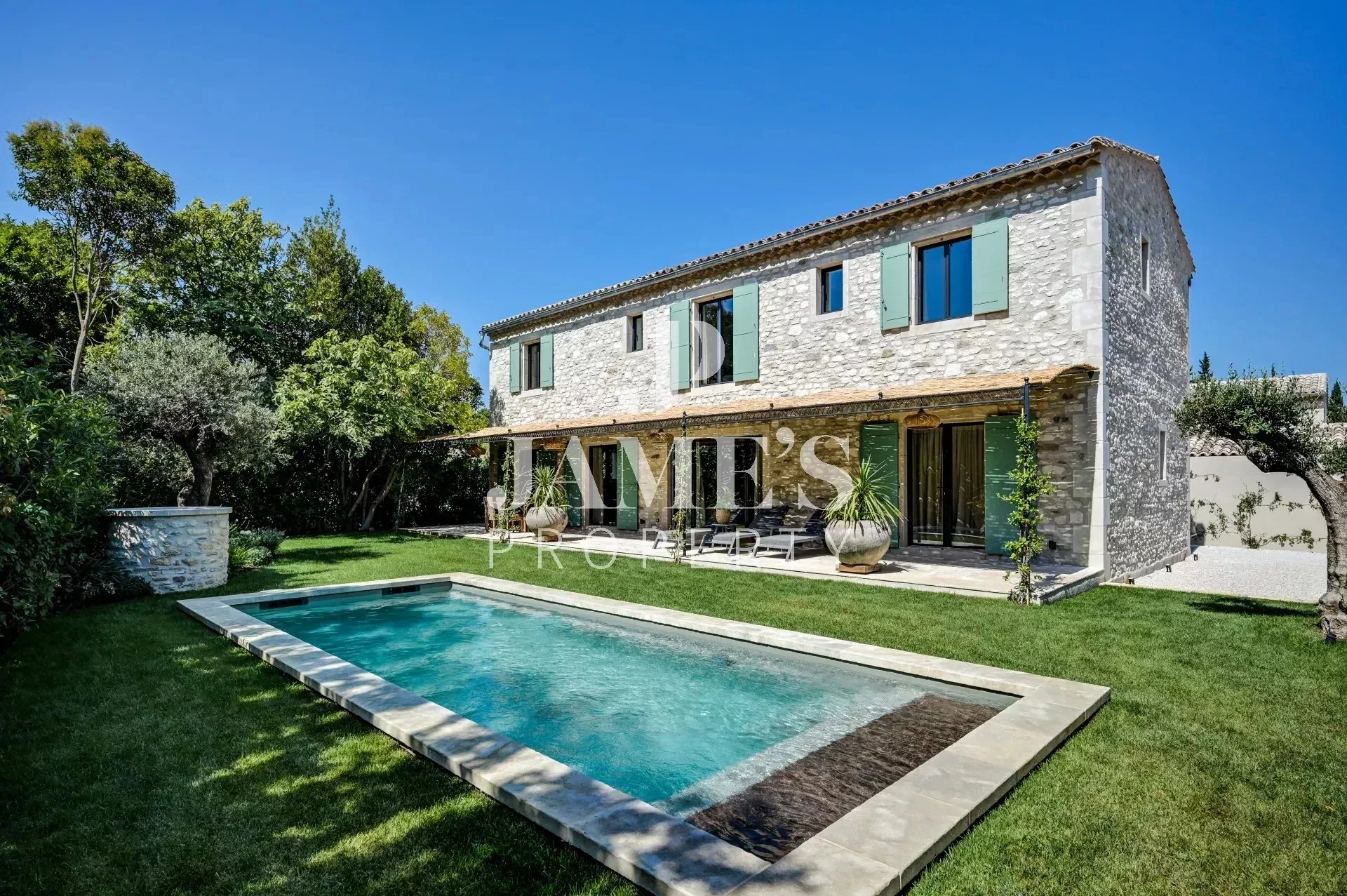 Prestigious Villa with Heated Pool in Saint-Rémy-de-Provence — 1