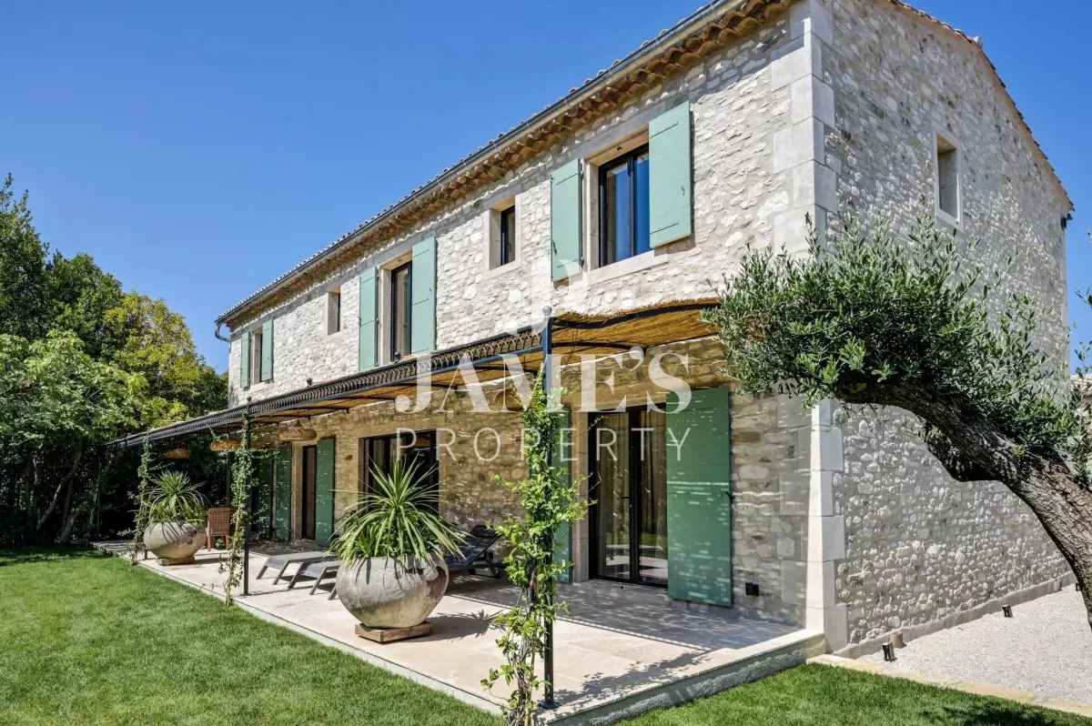 Prestigious Villa with Heated Pool in Saint-Rémy-de-Provence — 4