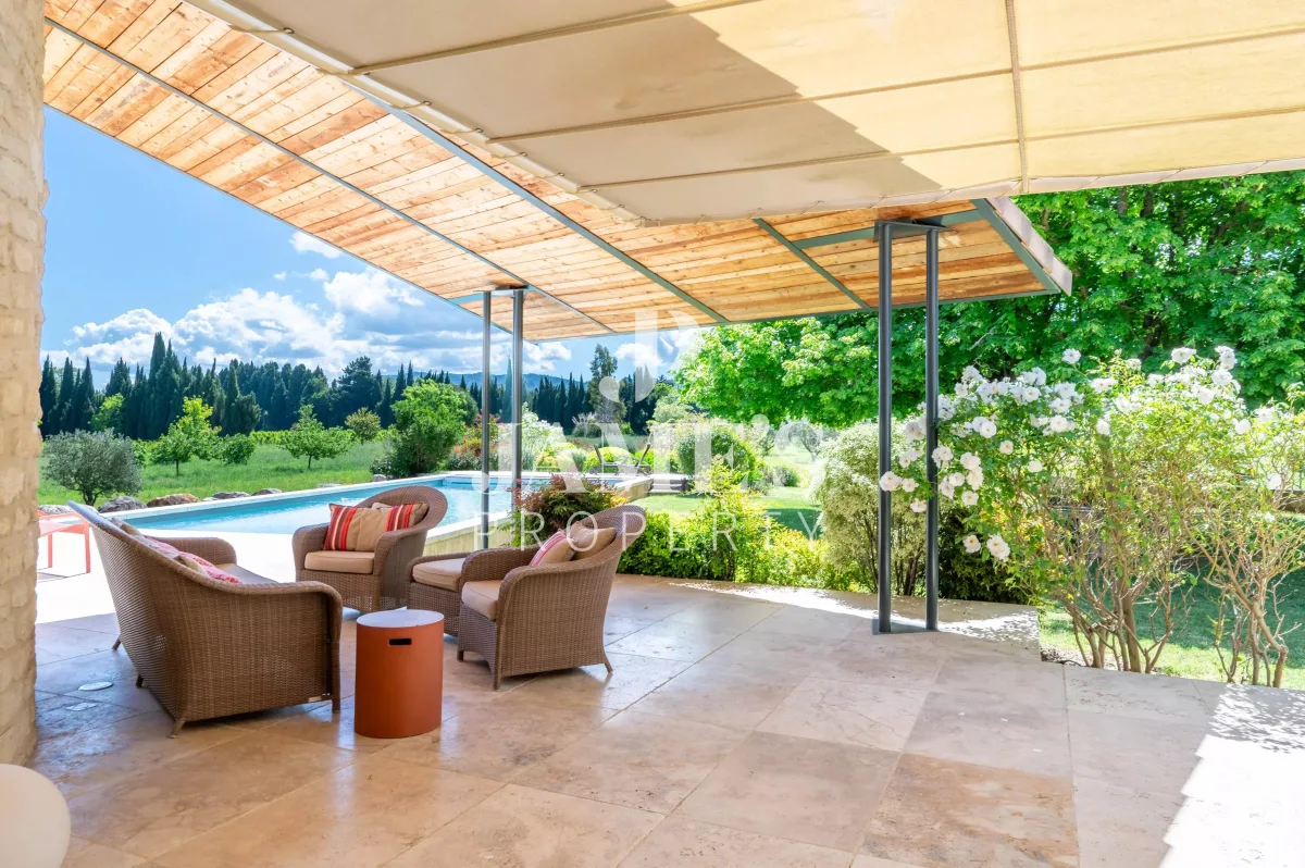 Luxury Villa with Pool and Views over the Alpilles — 3
