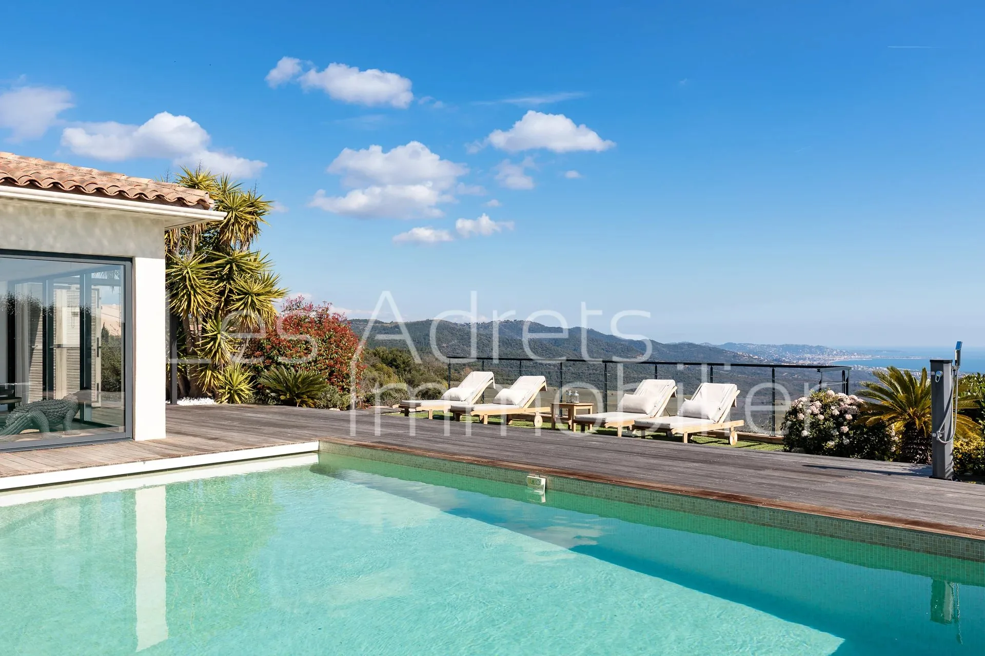 Prestigious Contemporary Villa with Panoramic Cannes Views — 1