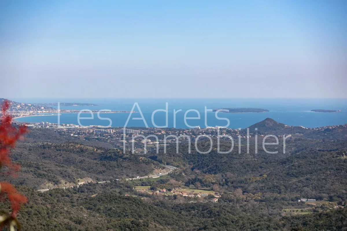 Prestigious Contemporary Villa with Panoramic Cannes Views — 4