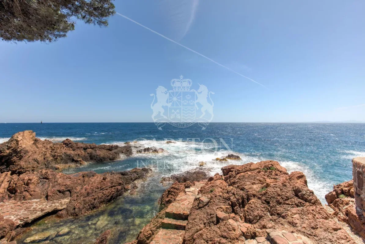 Prestigious Estate in Théoule-sur-Mer with Private Sea Access — 3