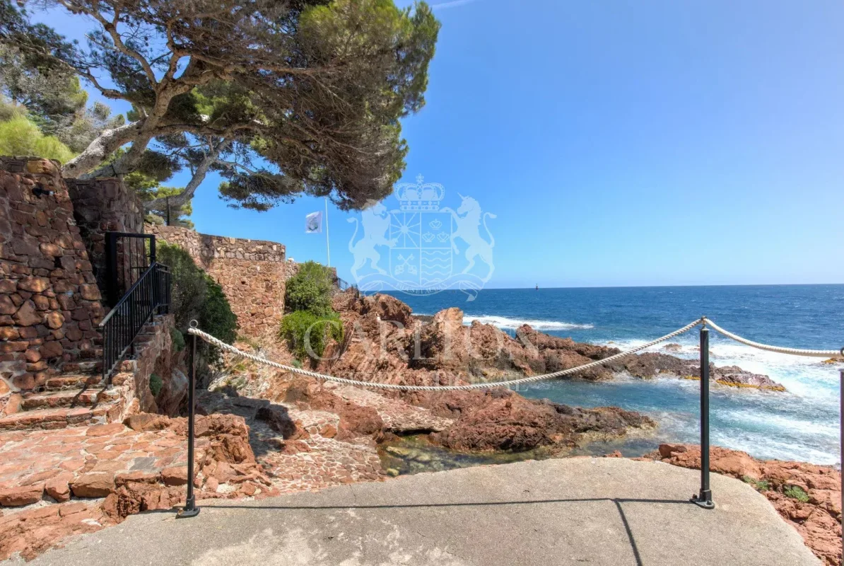Prestigious Estate in Théoule-sur-Mer with Private Sea Access — 5